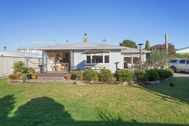 Photo of property in 39 Te Kupe Road, Paraparaumu Beach, Paraparaumu, 5032
