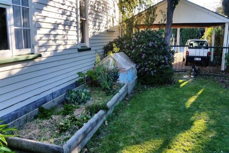 Photo of property in 90 Geraldine Street, Edgeware, Christchurch, 8013