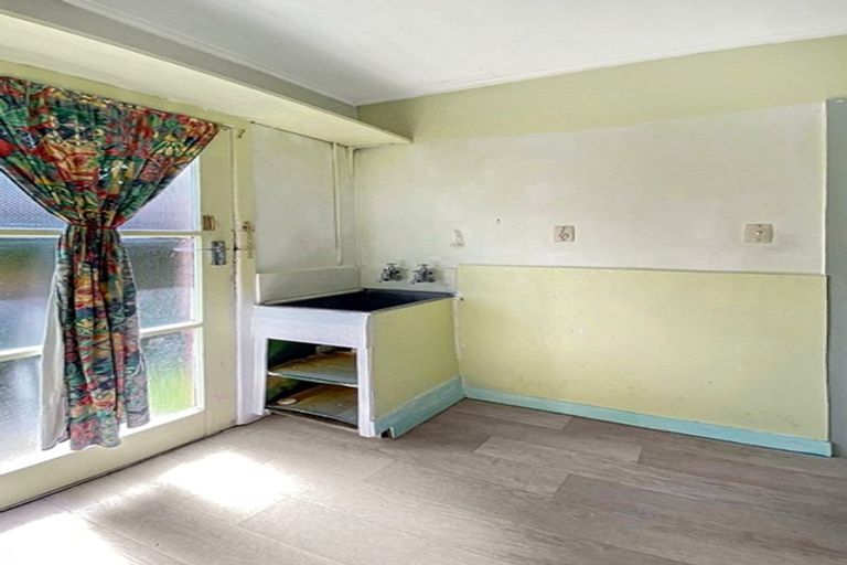 Photo of property in 46 Gardner Avenue, New Lynn, Auckland, 0600