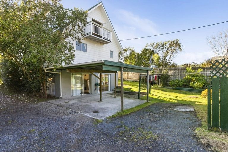 Photo of property in 1/83 Mcleod Road, Te Atatu South, Auckland, 0610