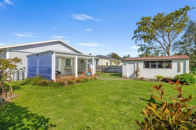 Photo of property in 11 Bear Street, Waverley, 4510