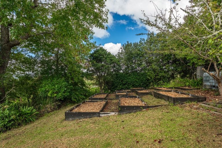 Photo of property in 115 Sandstone Road, Whitford, Manurewa, 2576