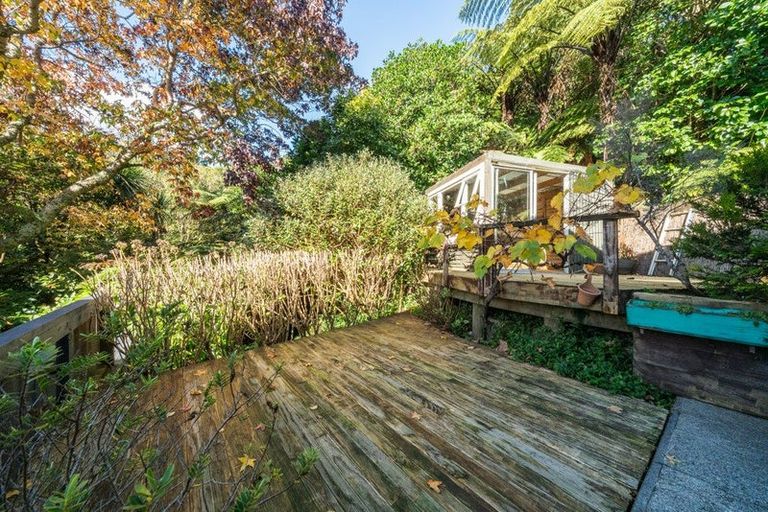 Photo of property in 10 Court Road, Tawa, Wellington, 5028