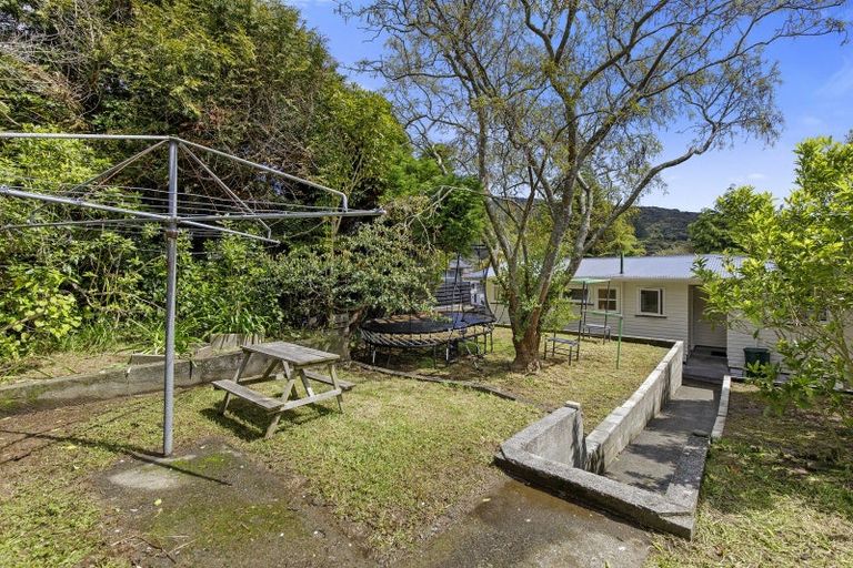 Photo of property in 21 Holland Street, Wainuiomata, Lower Hutt, 5014