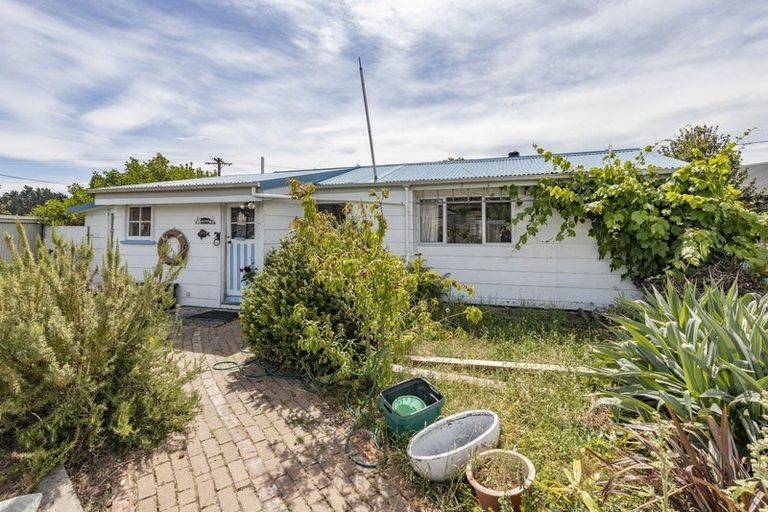 Photo of property in 40 Grierson Avenue, Amberley, 7481