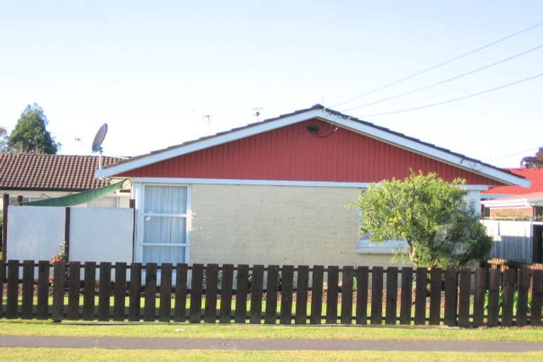 Photo of property in 1/5 Grove Road, Papakura, 2110