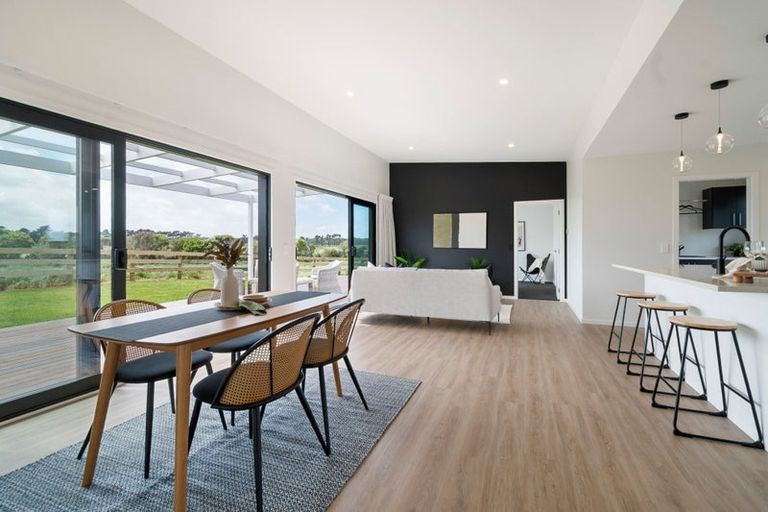 Photo of property in 1121 Parewanui Road, Parewanui, Bulls, 4894