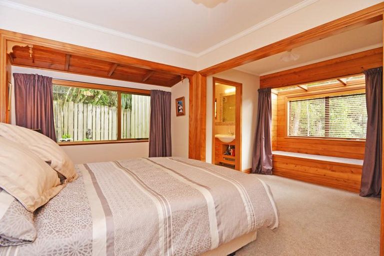 Photo of property in 248 Shaw Road, Titirangi, Auckland, 0604