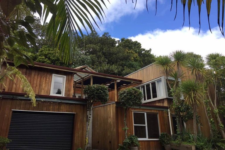 Photo of property in 34 Sandown Road, Rothesay Bay, Auckland, 0630