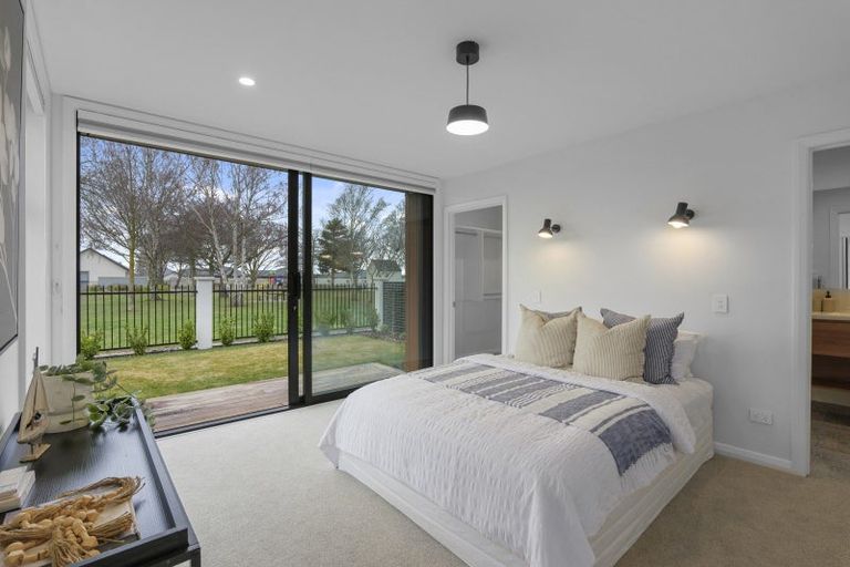 Photo of property in 15 Pembrook Close, Rangiora, 7400