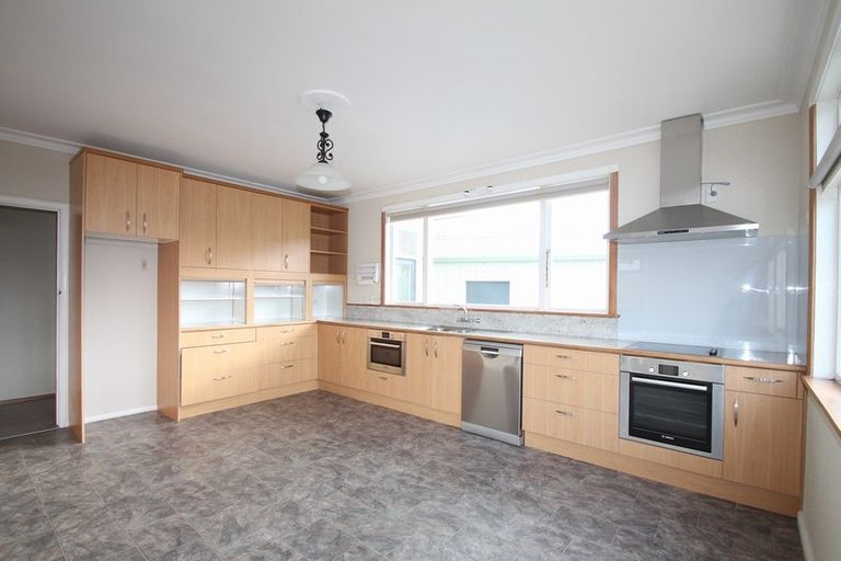 Photo of property in 47 Broadway, Stratford, 4332