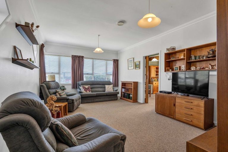 Photo of property in 125 Seaview Road, Westown, New Plymouth, 4310