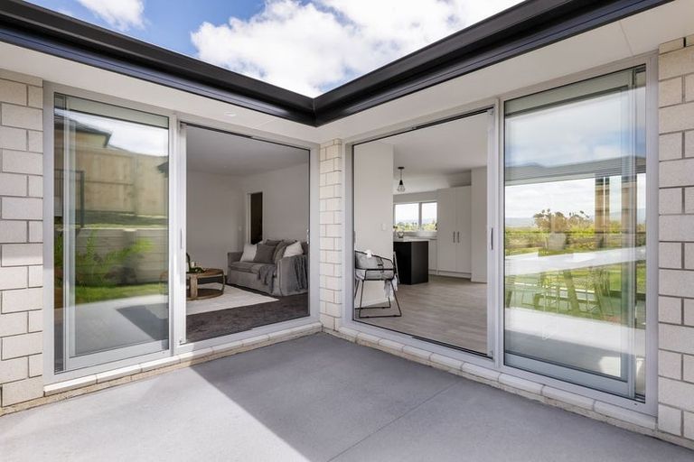 Photo of property in 14 Anglers Way, Omokoroa, 3114