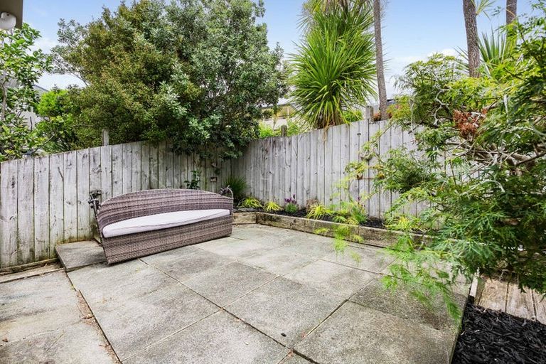 Photo of property in 17 Merehai Place, Snells Beach, 0920