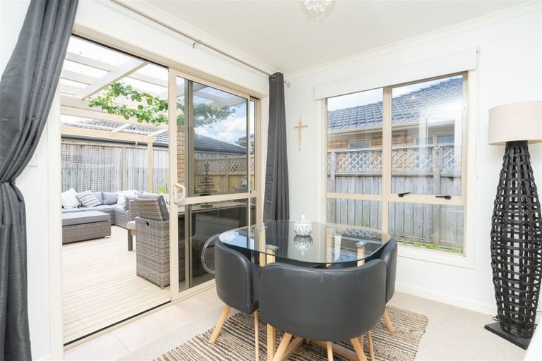 Photo of property in 15 Sovereign Isle Lane, Rototuna, Hamilton, 3210