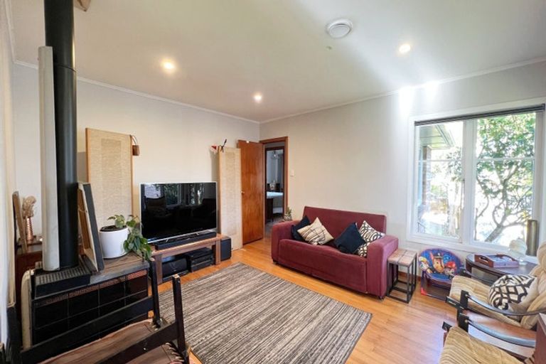 Photo of property in 63 Kervil Avenue, Te Atatu Peninsula, Auckland, 0610