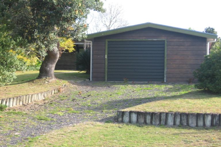 Photo of property in 305 Linton Crescent, Whangamata, 3620
