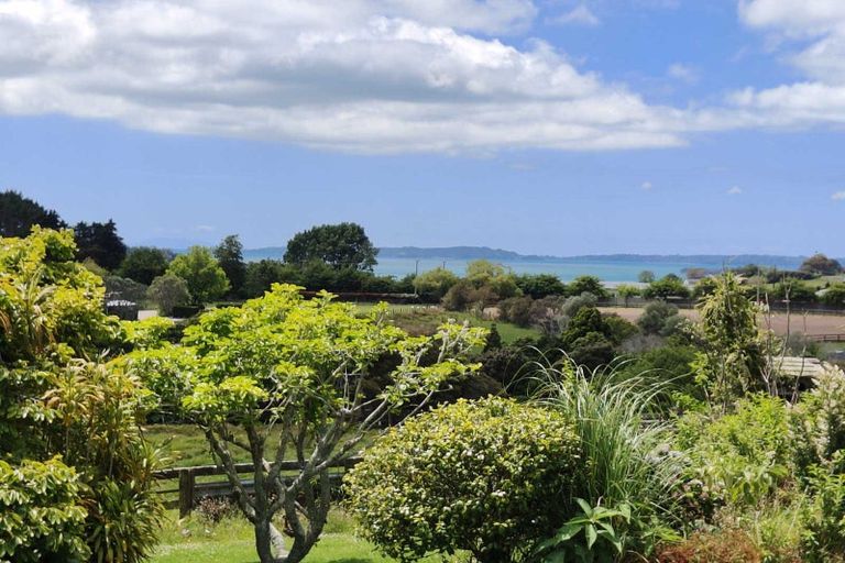 Photo of property in 80 Broomfields Road, Whitford, Howick, 2571