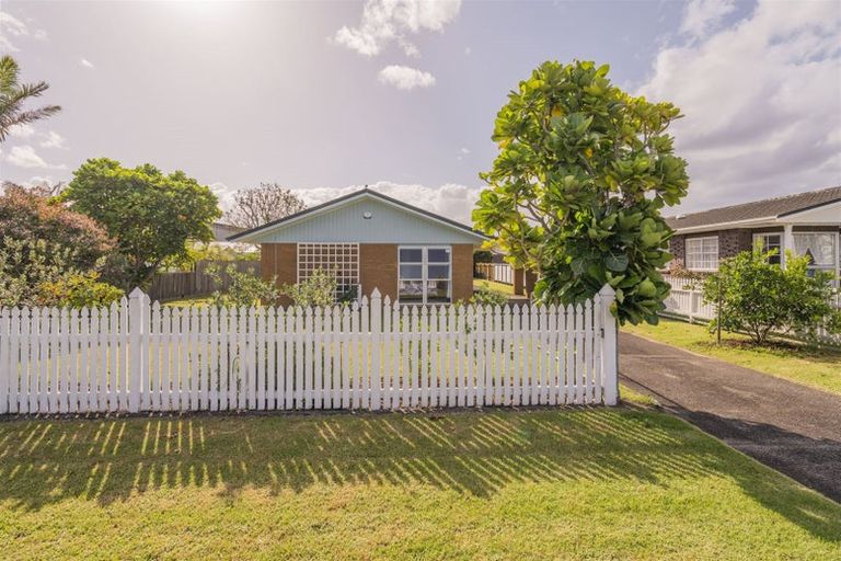 Photo of property in 8 Hamilton Crescent, Whitianga, 3510