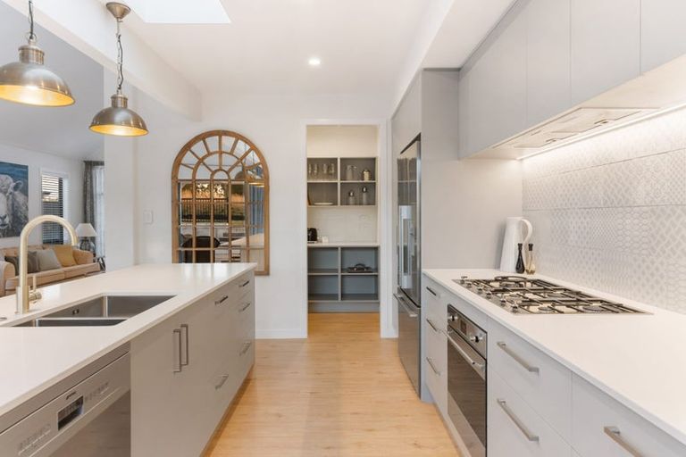 Photo of property in 10 Te Rata Boulevard, Karaka, 2124