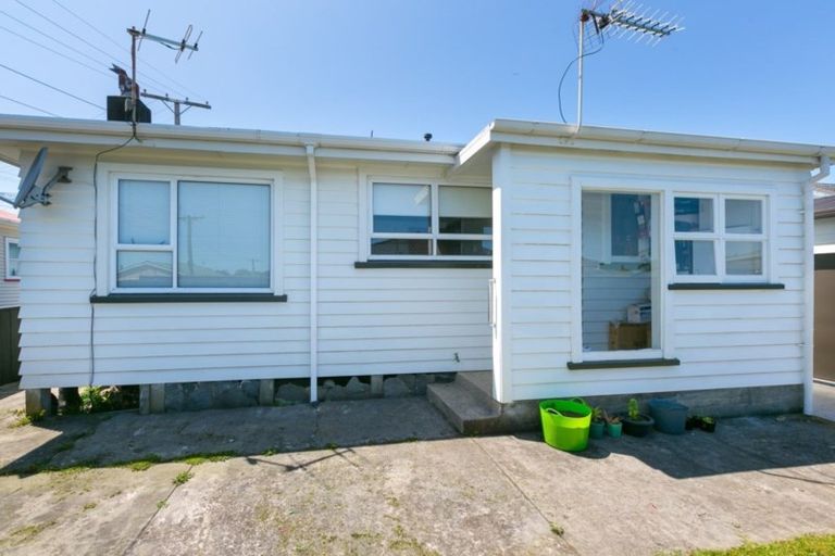 Photo of property in 160 Tukapa Street, Westown, New Plymouth, 4310