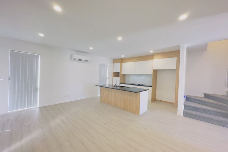 Photo of property in 20a Brentford Place, Manurewa, Auckland, 2102