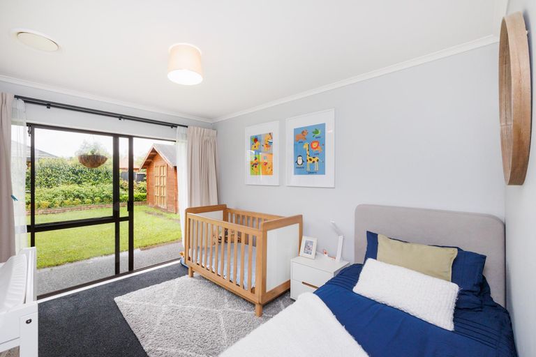 Photo of property in 77 Pacific Drive, Fitzherbert, Palmerston North, 4410