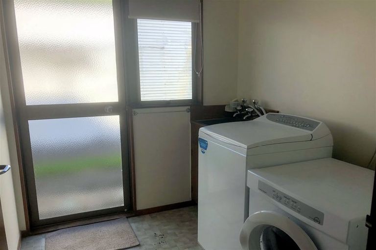 Photo of property in 29 Ruataniwha Street, Waipawa, 4210