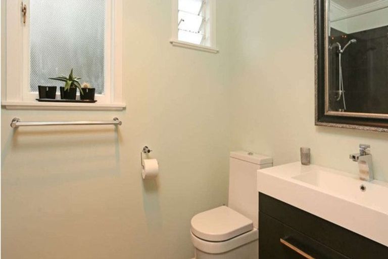 Photo of property in 42 Brains Road, Kelston, Auckland, 0602