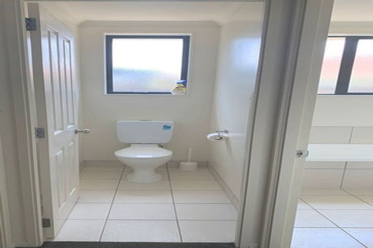 Photo of property in 30 Magnolia Drive, Waiuku, 2123