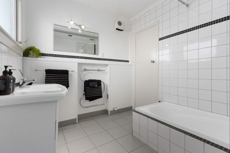 Photo of property in 2/1116 Outram Road, Akina, Hastings, 4122