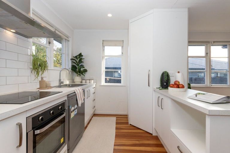 Photo of property in 2 Forth Terrace, Roslyn, Palmerston North, 4414