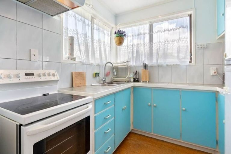 Photo of property in 13 Elvira Place, Ranui, Auckland, 0612