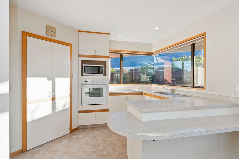 Photo of property in 3b Amdale Avenue, Broomfield, Christchurch, 8042