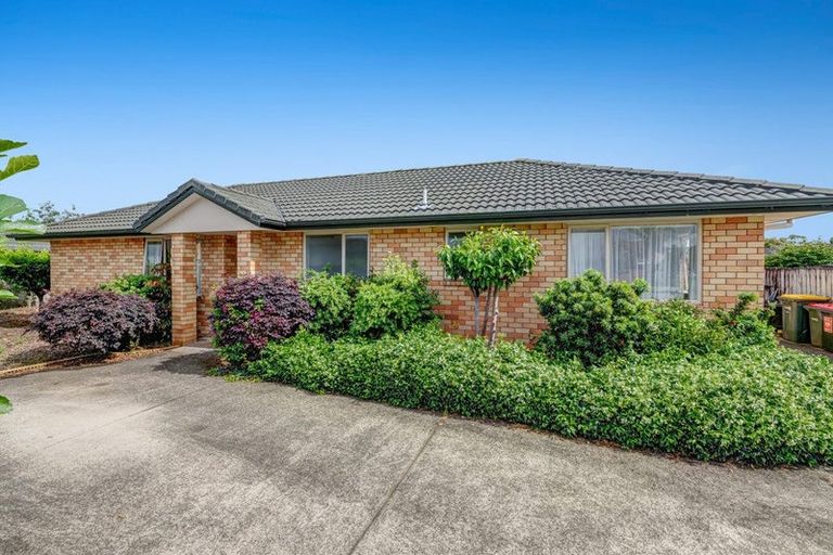 Photo of property in 17 Aitkenhead Court, Parakai, 0830