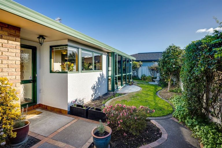 Photo of property in 5a Montague Way, Taradale, Napier, 4112