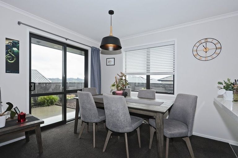 Photo of property in 14 Ridge Drive, Omokoroa, 3114