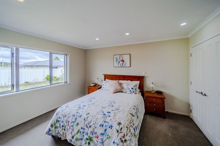 Photo of property in 6 Highgrove Place, Waipukurau, 4200