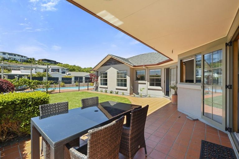 Photo of property in 11 Shelter Grove, Frankleigh Park, New Plymouth, 4310