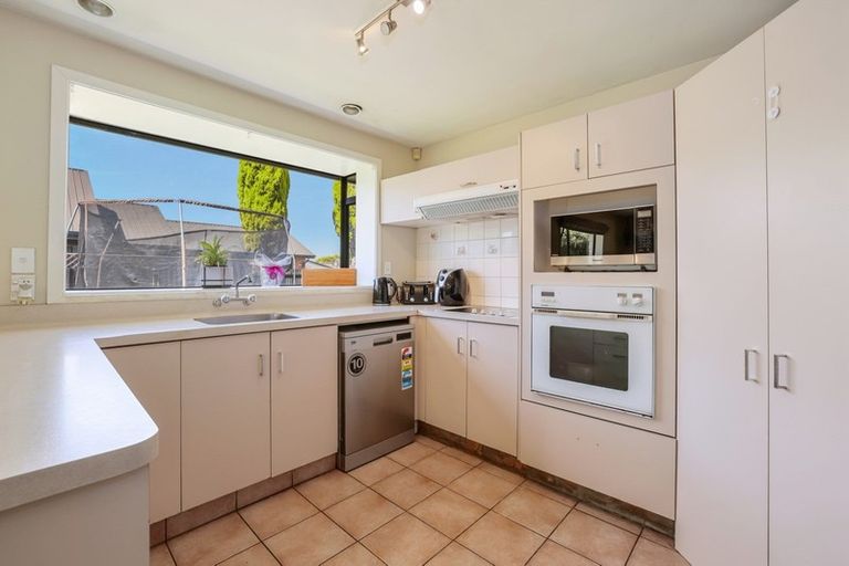 Photo of property in 34 Lowry Avenue, Redwood, Christchurch, 8051