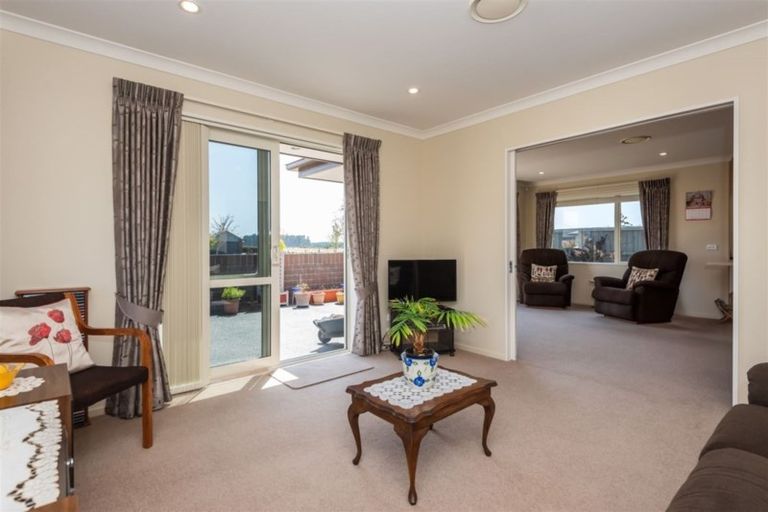 Photo of property in 48 Brockelbank Drive, Kaiapoi, 7630