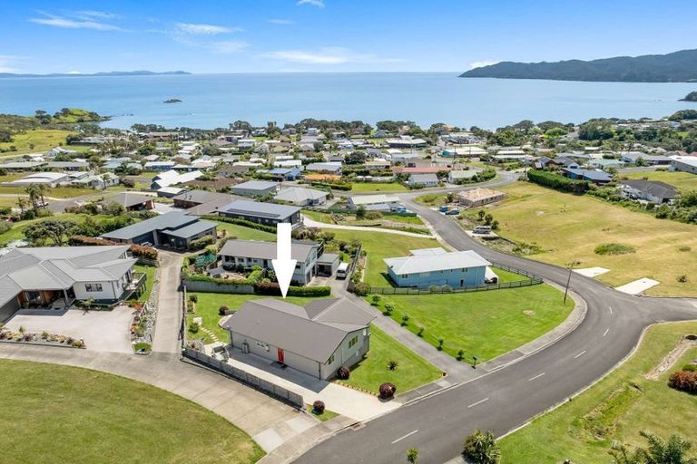 Photo of property in 16 Midgard Road, Coopers Beach, 0420