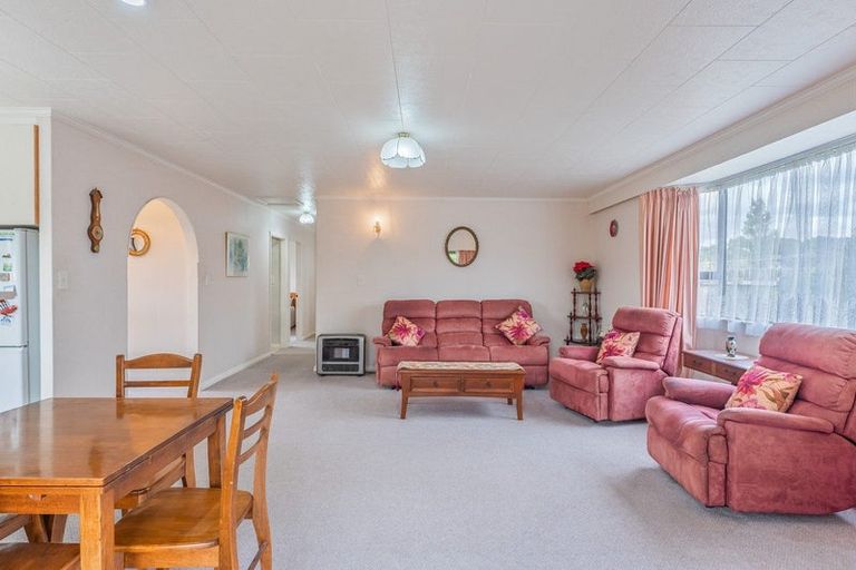 Photo of property in 2 Iti Street, Otaki, 5512