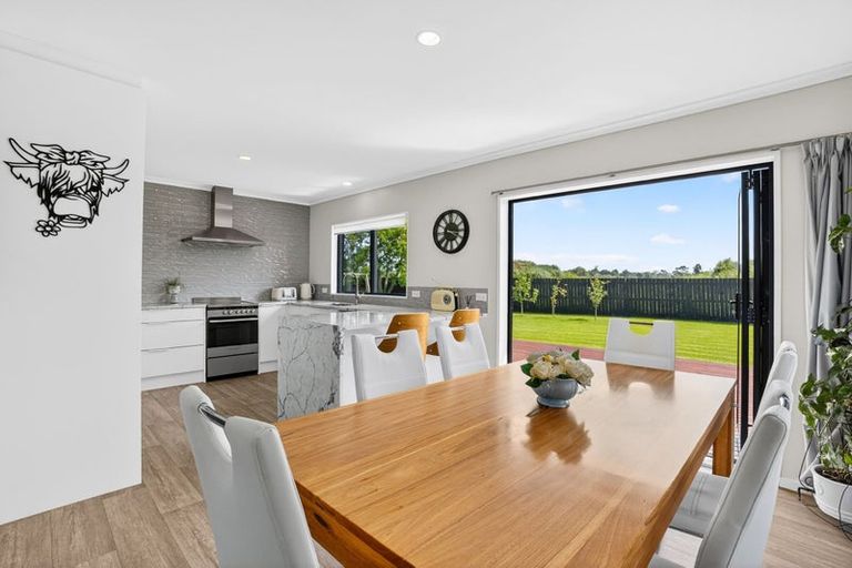 Photo of property in 23 Raabia Close, Parakai, 0830