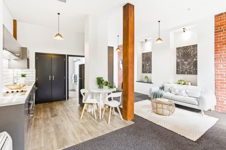 Photo of property in 4/5 Jetty Street, Dunedin Central, Dunedin, 9016