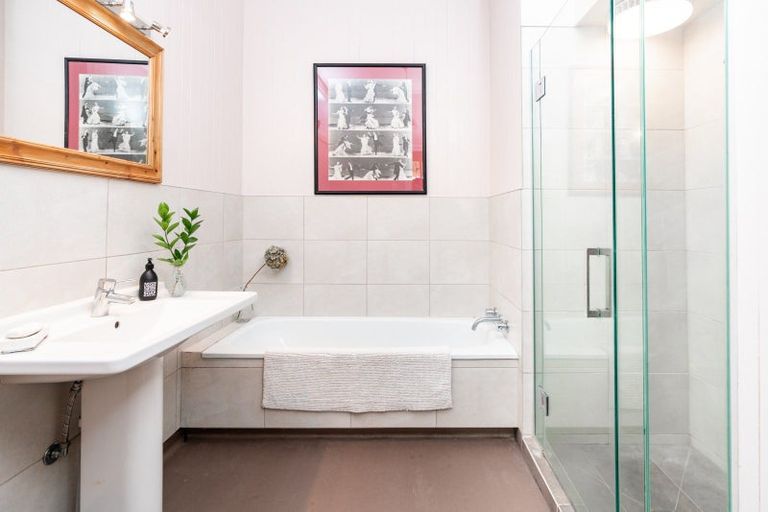 Photo of property in 4 Baring Street, Oriental Bay, Wellington, 6011