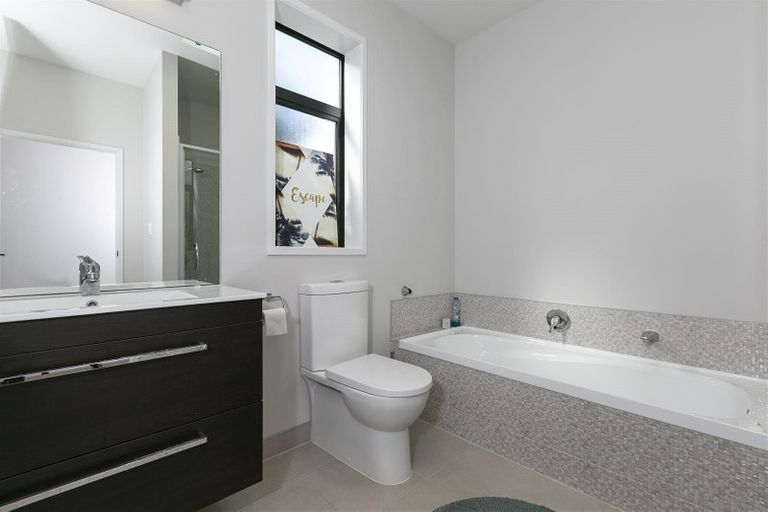 Photo of property in 12 Leadership Crescent, Papakura, 2110