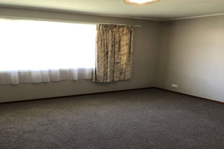 Photo of property in 33 Pulham Crescent, Queenwood, Hamilton, 3210