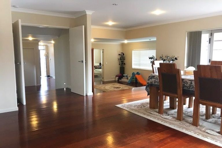 Photo of property in 10 Oak Bark Drive, Schnapper Rock, Auckland, 0632