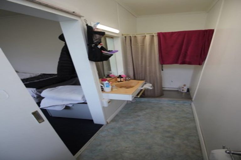 Photo of property in Carillion/the Knoll, 33 Thompson Street, Mount Cook, Wellington, 6011